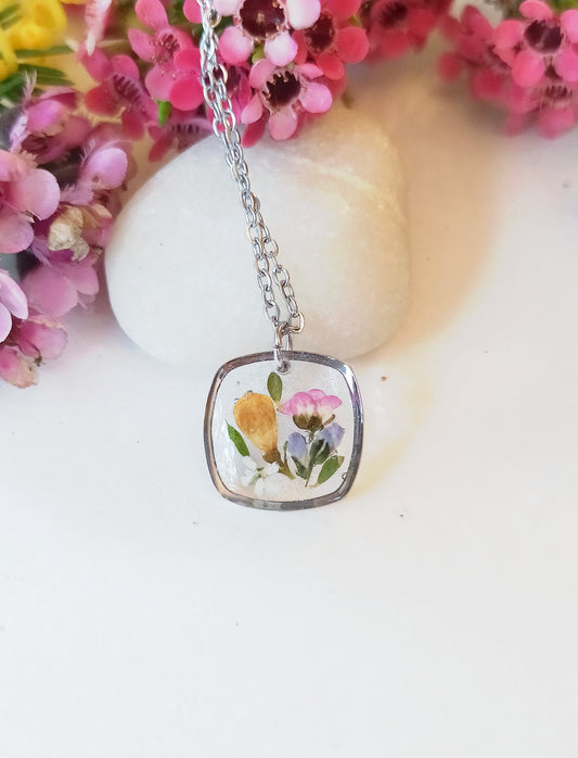 Square small necklace